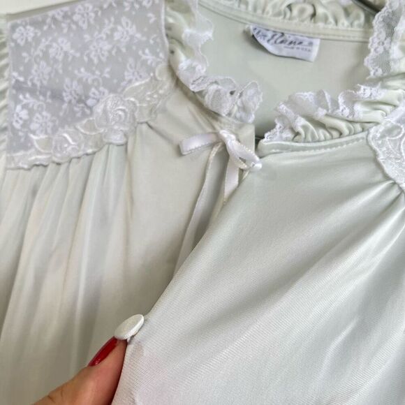 Vintage Miss Elaine Sheer Mint Robe with Lace Trim - Button Down - Picture 11 of 12